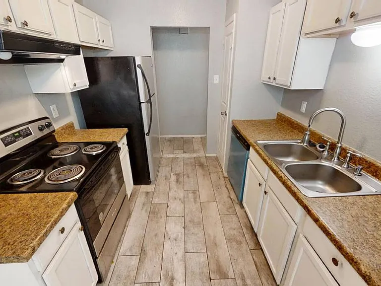 2606 Cross Timber Dr — Photo 5