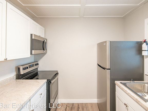 4th image of 3524 Dewey Ave APT 2