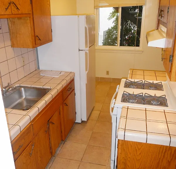 1380 Warburton Ave — Photo 9