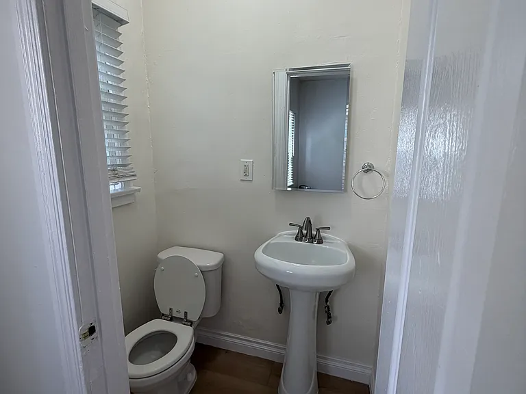 5636 La Mirada Ave #104 — Photo 8