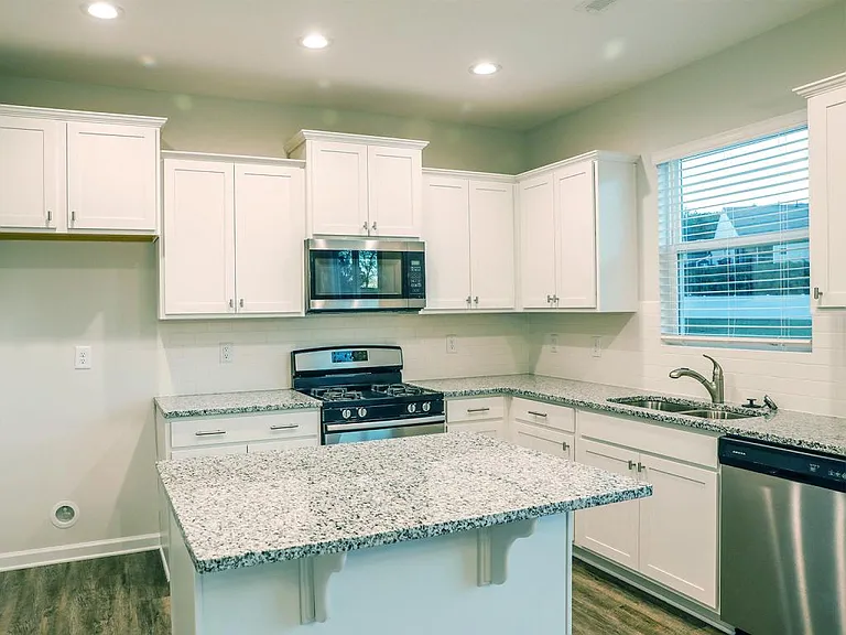 1035 Gallivant Way — Photo 8