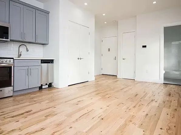 172 Veronica Place image 4 of 12