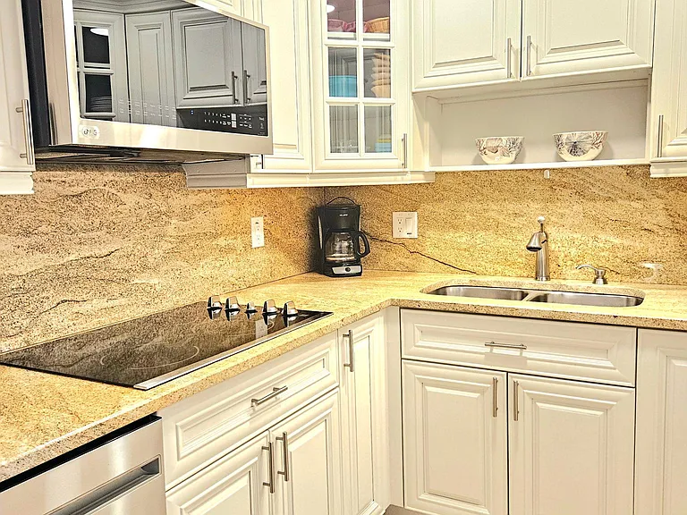 140 Seaview Ct #9 — Photo 5