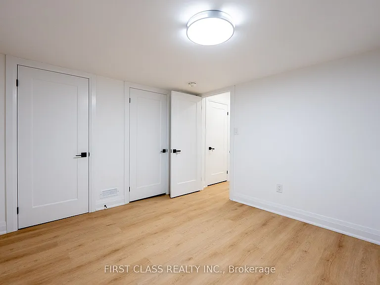 544 Whites Hill Ave #BASEMENT — Photo 10