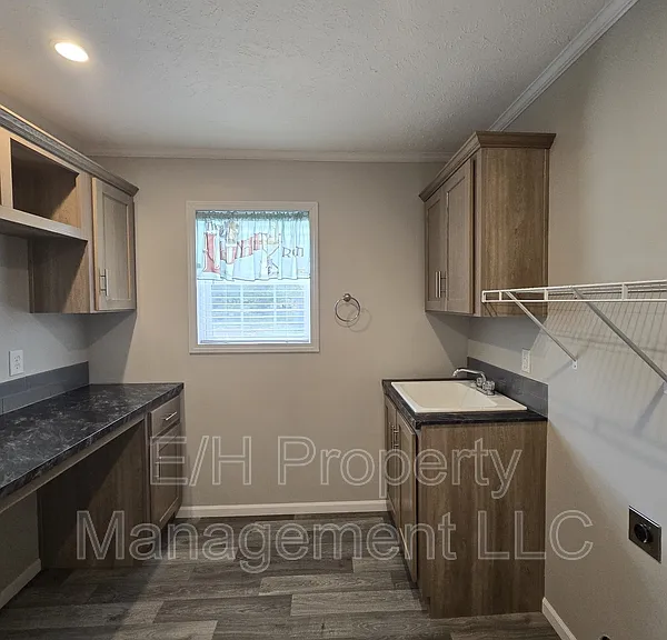 501 S Edwards Ave #1 — Photo 49