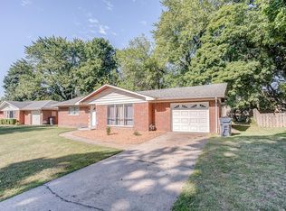 13 Buckingham Rd, Belleville, IL 62226