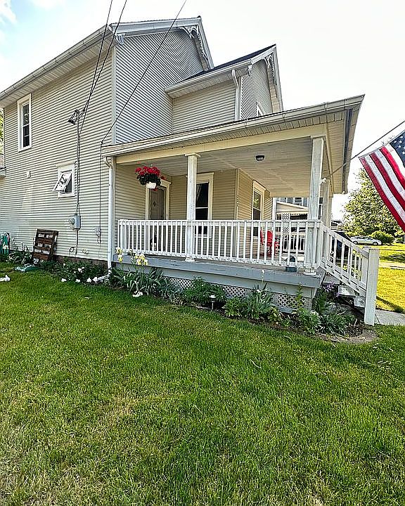 2nd image of 208 Monroe St
