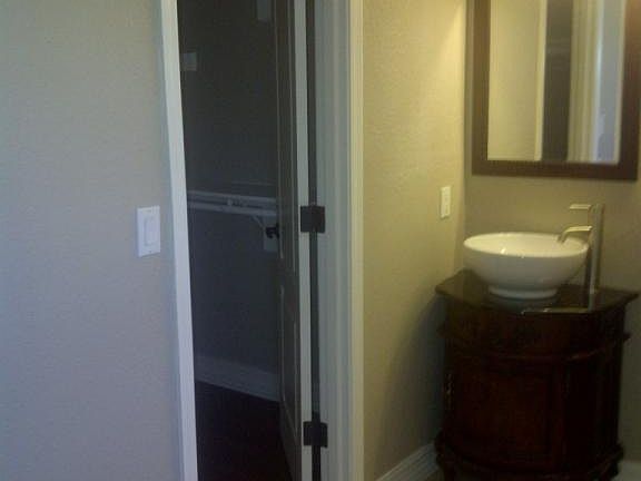 3rd image of 5424 E Capri Ave