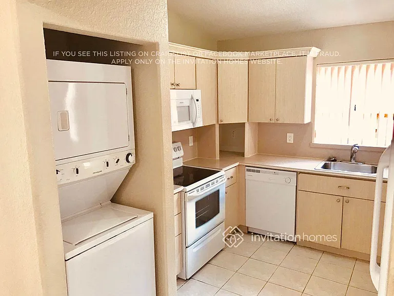 9775 NW 126th Ter — Photo 7