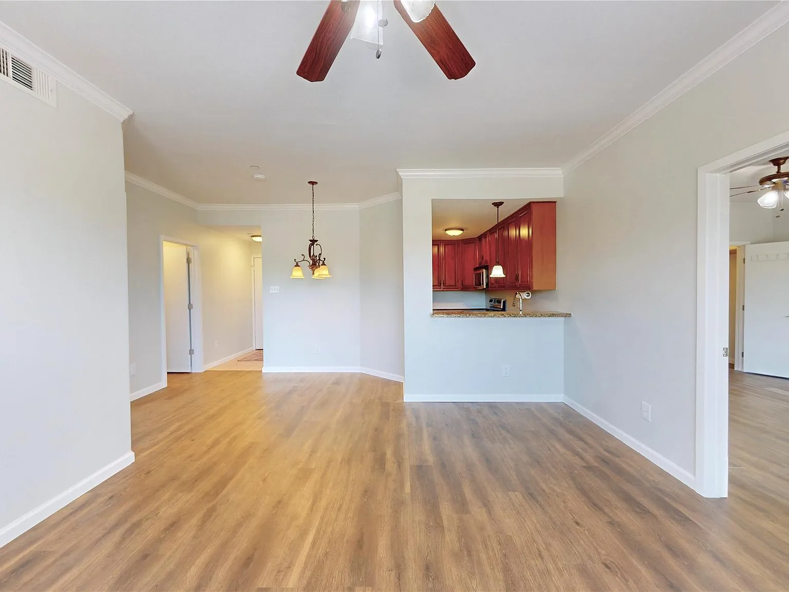 2 bed, 2.0 bath, 897 sqft, $1,650 — Photo 2