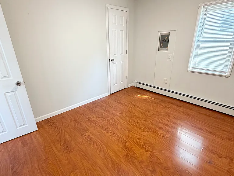 392 Madison Ave — Photo 16