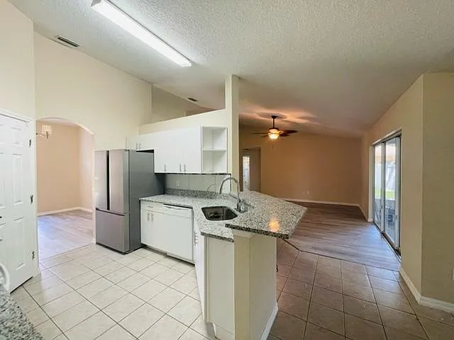 5906 Springview Dr — Photo 6