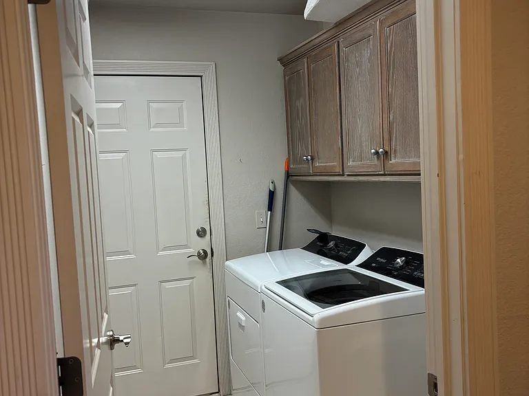 4628 Salisbury Rd — Photo 14