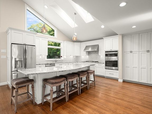 2nd image of 48 Border Rd
