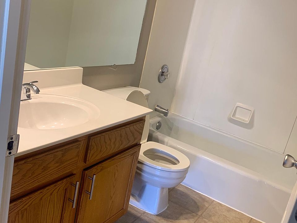 1st image of 632 Turtle Creek Dr APT D
