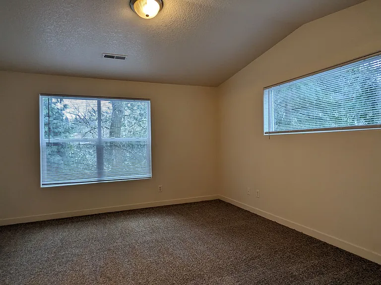 Halsey East Townhomes — Photo 101