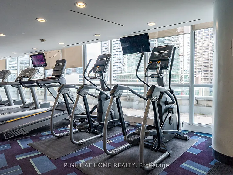 18 Yonge St #1813 — Photo 31