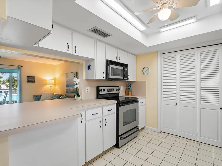 249 Center St #2C — Photo 16