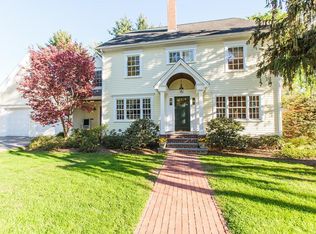 18 Thomas Rd, Wellesley, MA 02482