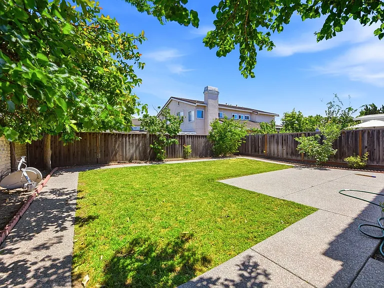 3808 Alder Ave — Photo 42