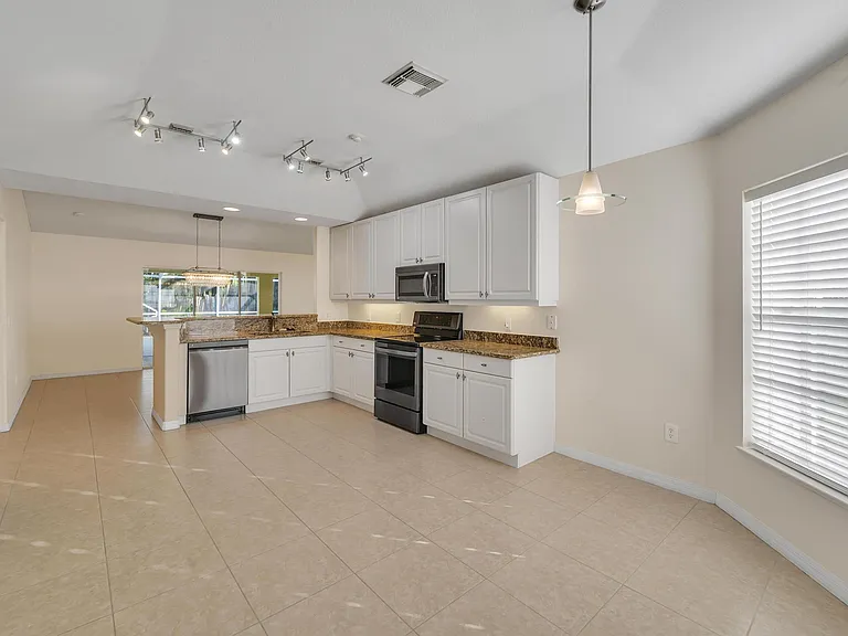 4209 SW McClellen St — Photo 12