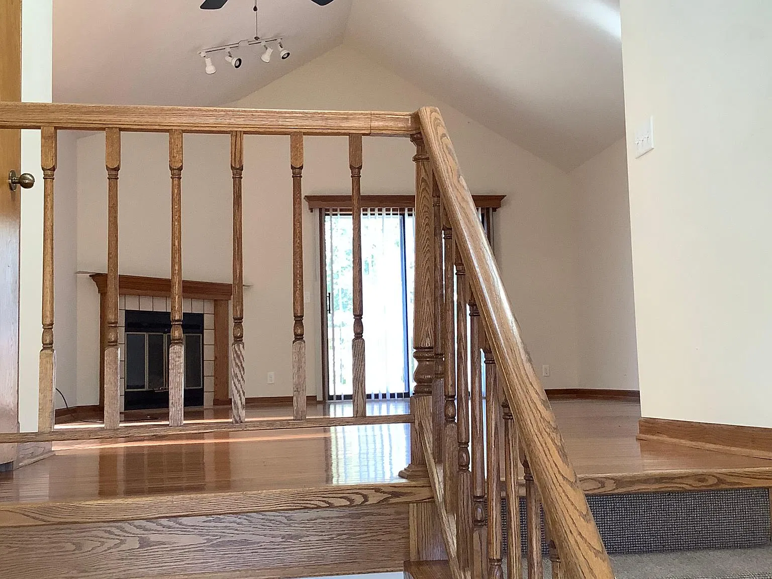 3 bed, 1567 sqft, $2,200 — Photo 2