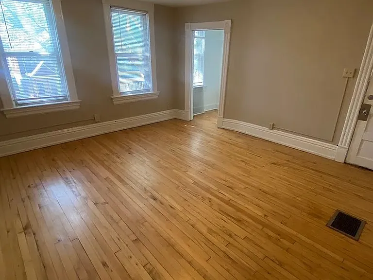 1720 N Astor St — Photo 3