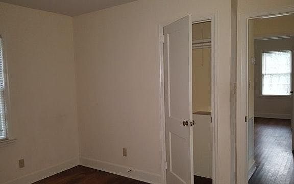 3rd image of 905 Haywood St