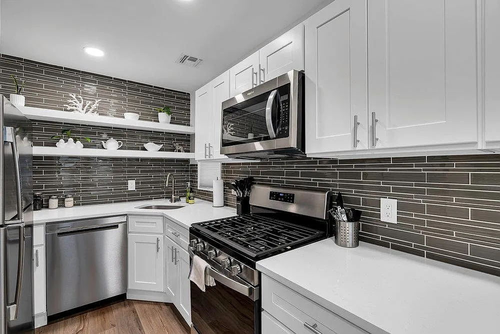 1 bed, 650 sqft, $2,200 — Photo 4