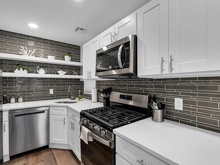 506 Brinley Ave #8 — Photo 4