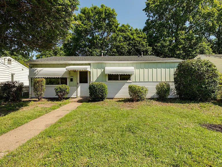 2106 Wood St — Photo 1