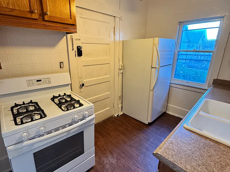 3540 N Maryland Ave #4 — Photo 5