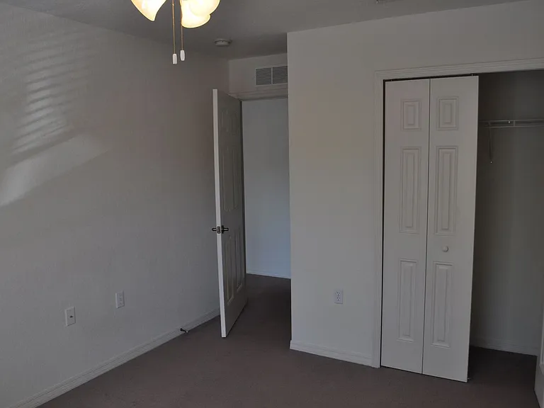 4600 E Moody Blvd #5J — Photo 8