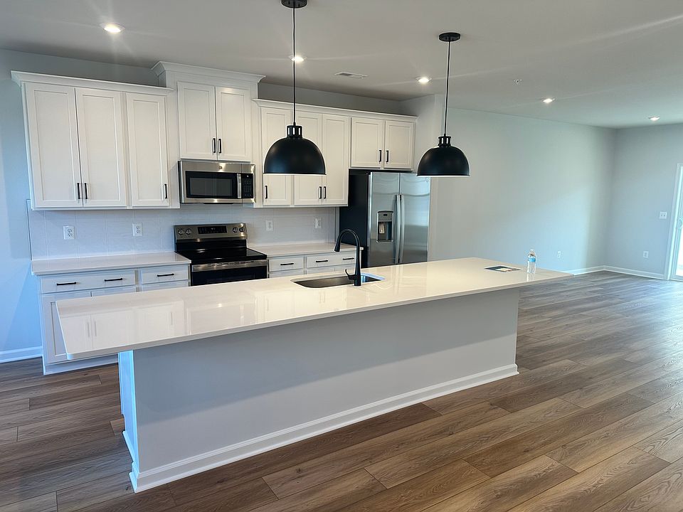 1st image of 650 Brookwood Glen Ter #B