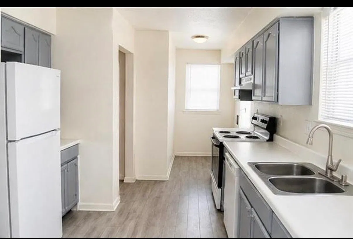 3 bed, 2.5 bath, 1750 sqft, $1,800 — Photo 4