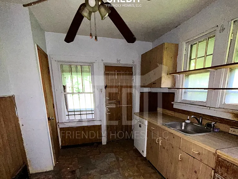 5919 Sherry Ave — Photo 6