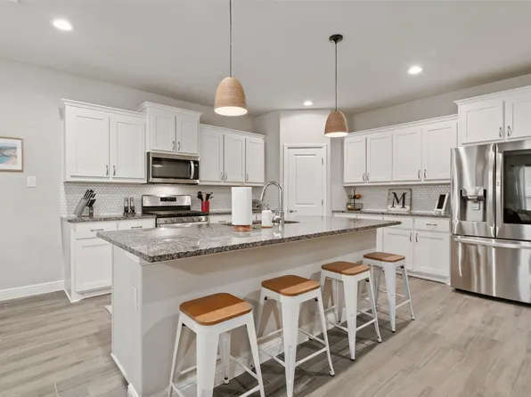 612 Hogan Dr, Denton, TX 76210