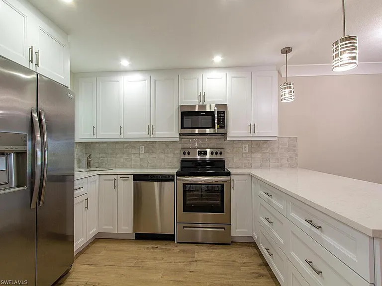 29 High Point Cir E #307 — Photo 7