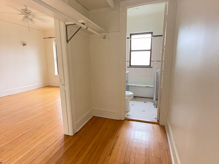 2321 N Spaulding Ave #2B — Photo 7