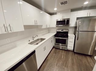 6333 Woodman Ave #203, Van Nuys, CA 91401