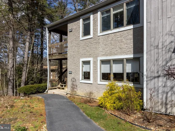 1600 Woodledge Cir, State College, PA 16803