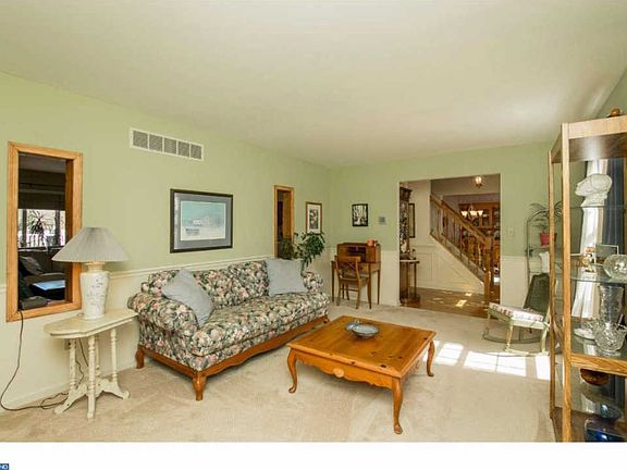3rd image of 6 Olympia Ave