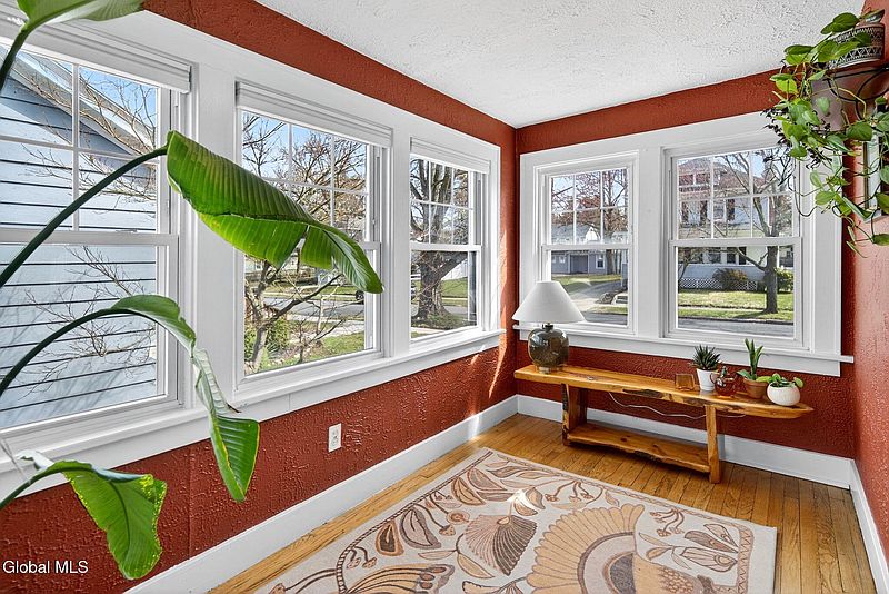 5th image of 15 Irving Road
