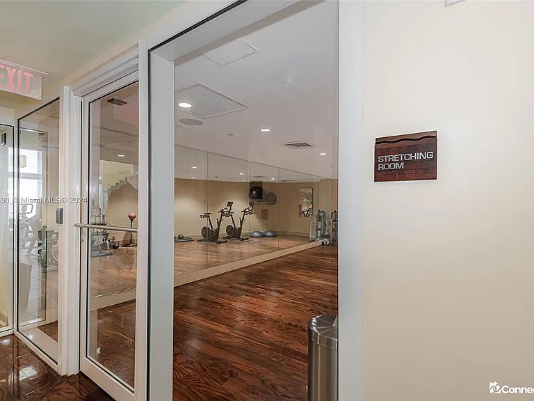 50 Biscayne Blvd — Photo 8