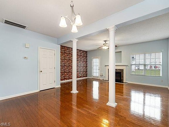 5th image of 4014 White Chapel Way