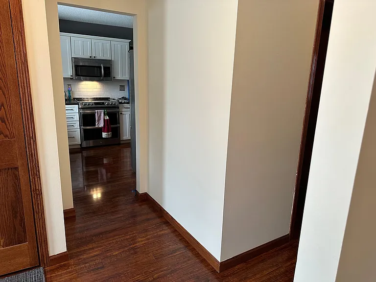 925 Sierra Ln NE — Photo 3