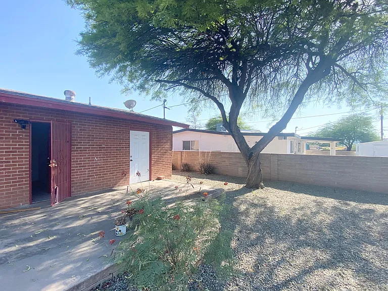 851 E Alturas St — Photo 15