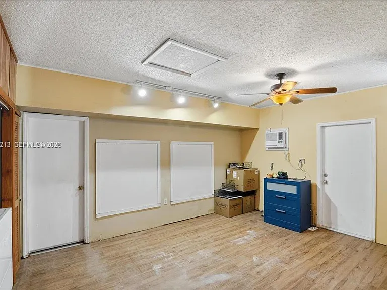 9349 NW 47th St — Photo 37