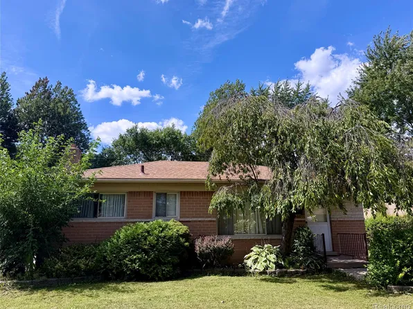 30729 Mayflower St, Roseville, MI 48066