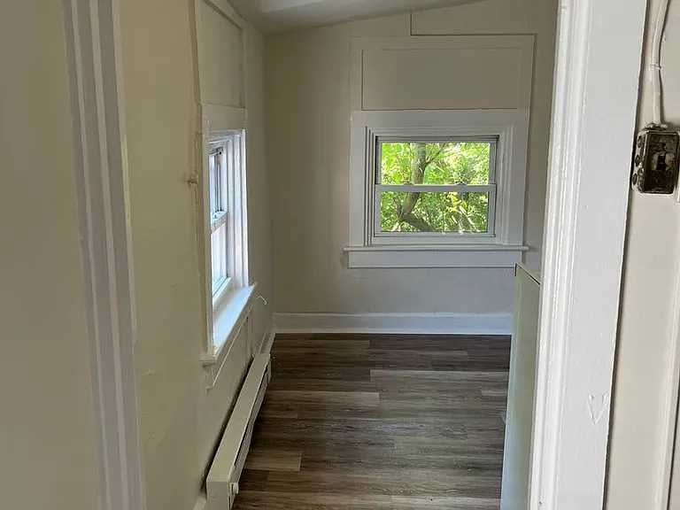 212 E Lemon St — Photo 2